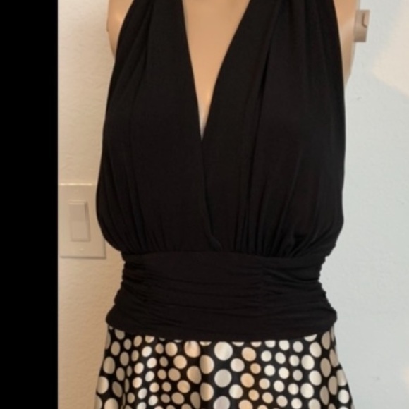 (Connected apparel) Woman’s dress with satin Skirt and a stretch on top - Picture 3 of 16